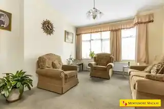 16 Lonsdale Drive, photo 3