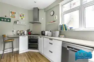 16 Milton Avenue, photo 4