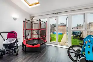 16 Morris Drive, photo 4