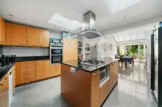 16 Naseby Close, photo 4