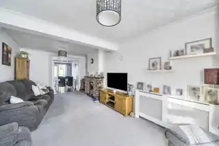 16 Peareswood Gardens, photo 3