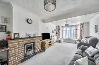 16 Peareswood Gardens, photo 2