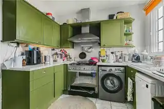 16, Penwerris Court, Great West Road, photo 3