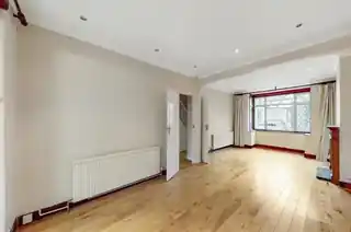 16 Pettsgrove Avenue, photo 3