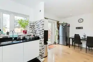 16 Reservoir Way, photo 2