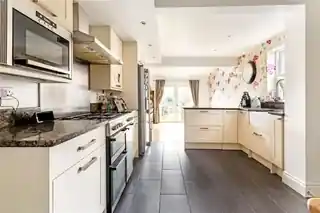 16 Roy Road, photo 4