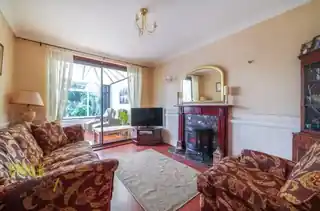16 Shirley Gardens, photo 2
