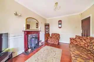 16 Shirley Gardens, photo 4