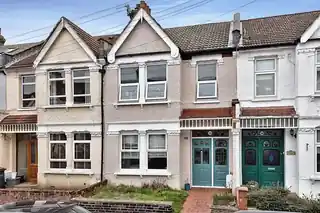 16 Tudor Road, photo 2