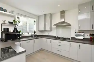 16 Whattingdon Road, photo 4