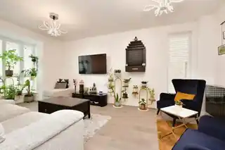 16 Whattingdon Road, photo 3