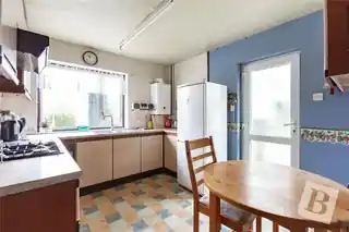 16 Worcester Avenue, photo 4