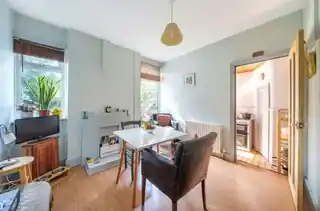 160 Doyle Gardens, photo 4