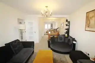 160 Grosvenor Avenue, photo 3