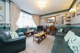 160 Sutton Court Road, photo 3