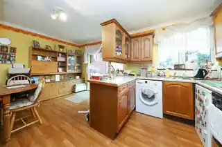 160 Sutton Court Road, photo 4