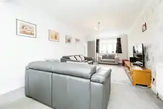 160 Warren Drive, photo 4
