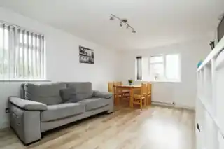 161 Gurney Close, photo 2