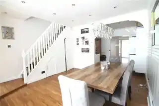 161 Lansbury Drive, photo 3