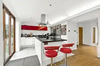 161 Mortlake Road, photo 3