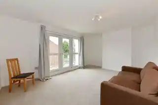 161 Parkside Estate, photo 2