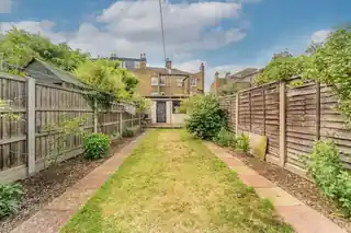 161 Powerscroft Road, photo 3