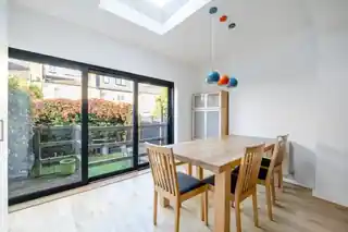 162 Gassiot Road, photo 4