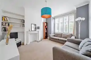 162 Gassiot Road, photo 2
