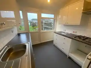 163 Elm Park Avenue, photo 2