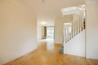 163 Leigh Hunt Drive, photo 2
