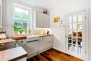 163 Longley Road, photo 3