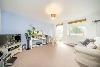 166 Harrowdene Gardens, photo 2