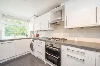166 Harrowdene Gardens, photo 3