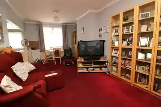 166 Valence Wood Road, photo 2