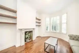 167 Broomwood Road, photo 2