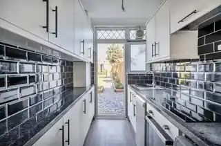 167 Henley Avenue, photo 4