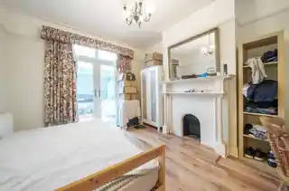 168 Gunnersbury Lane, photo 3