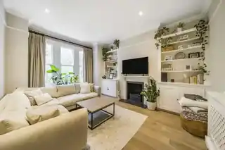 16A Abbeville Road, photo 2