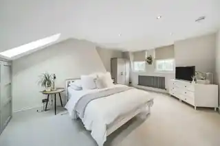 16A Abbeville Road, photo 4