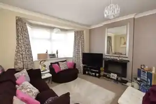 16A Highcroft Avenue, photo 4