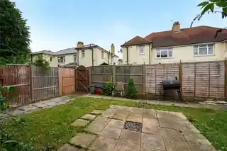 16A Willow Road, photo 4