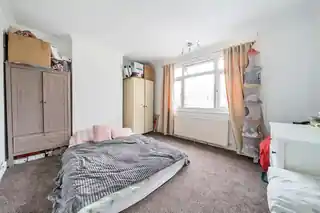 16A Willow Road, photo 3