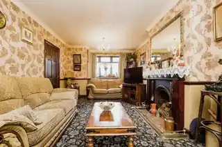 16B Woburn Avenue, photo 3