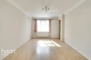 17 Airdrie Close, photo 3