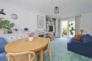 17 Almond Avenue, photo 2