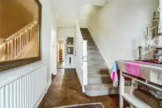 17 Arnos Road, photo 3