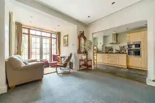 17 Arnos Road, photo 4
