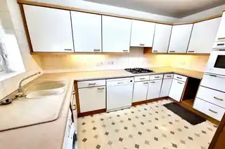 17 Balmore Crescent, photo 3