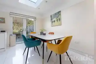 17 Bernwell Road, photo 2