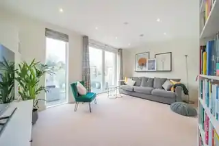 17 Bourke Close, photo 3